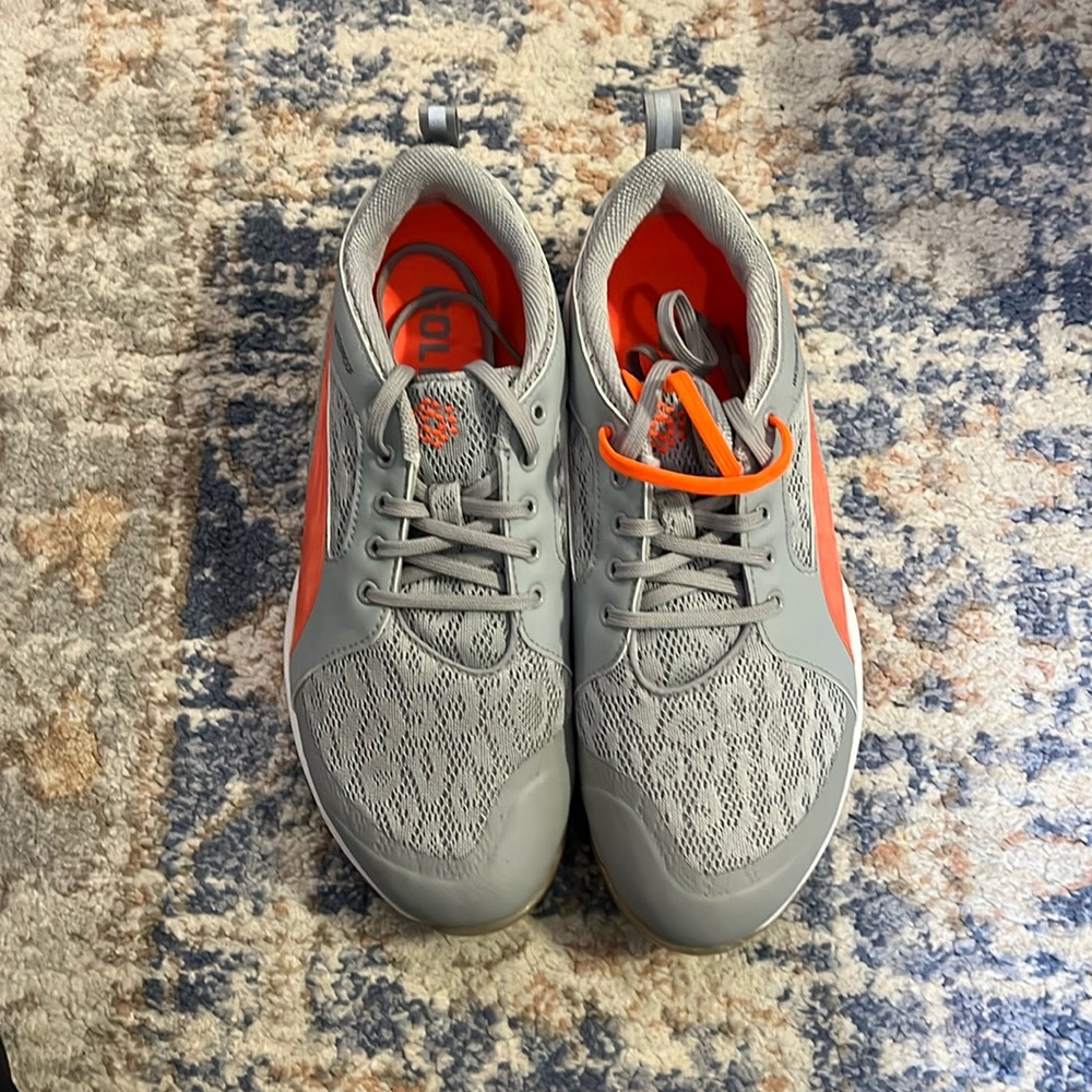 Puma never worn women’s golf shoes size 9